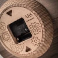 Kubik - VES design  - Moderno orologio da parete in legno 100% made in Italy