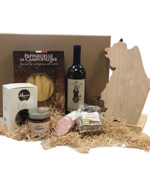 GustoTabacco Virginia Christmas package with typical products of the Marche