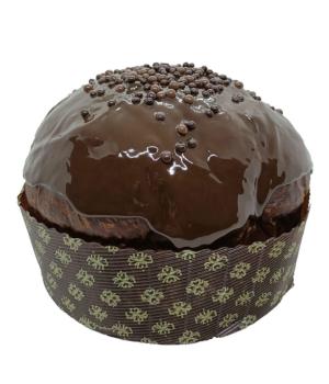 Panettone sacher recalls the flavor of the famous Austrian dessert, Cardena' artisan pastry shop