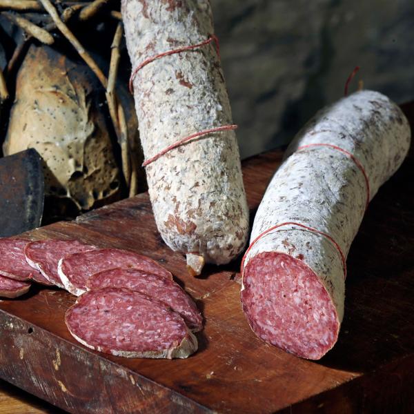 SALAMI of CASTELLANO Norcineria Alto Nera Ancient methods Italian meat quality