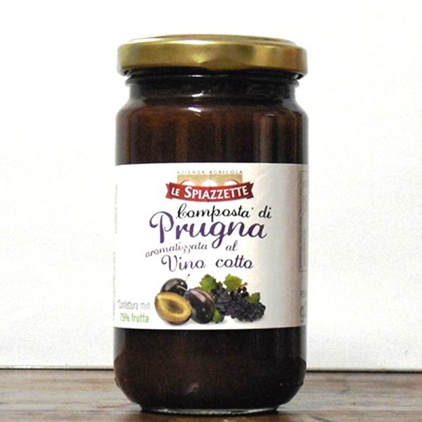 PLUMS with VINO COTTO Le Spiazzette jam typical of the Marche region